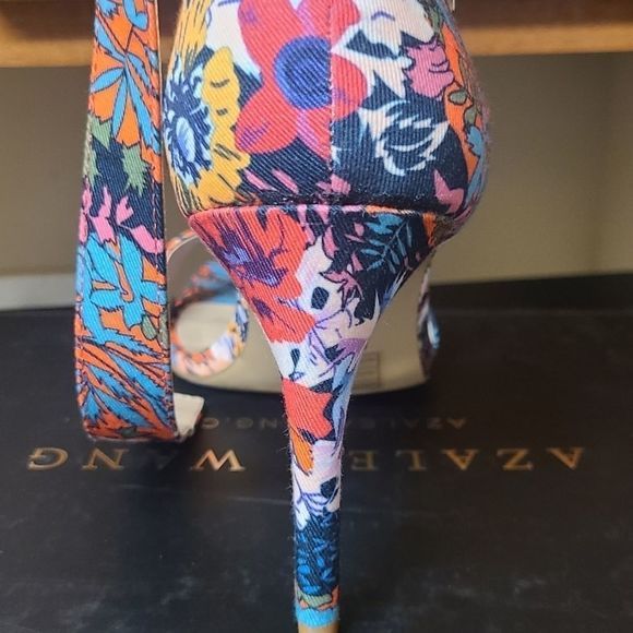 Floral Sandals - Picture 3 of 3